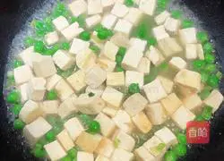 Illustration of how to make pan-fried fish fillets and braised tofu 13