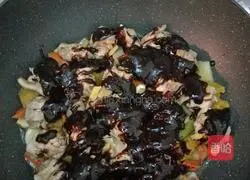 Illustration of three-juice stew pot 5