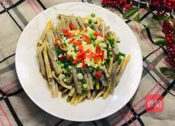 Illustration of how to make bamboo clams with scallion oil 1