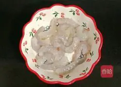 Illustration of how to make scrambled eggs with shrimps 1