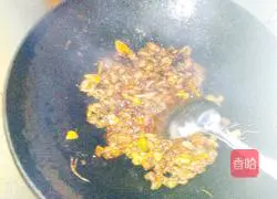 Illustration of the home version of the dry pot fat sausage 12