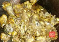 Cantonese recipe for sweet and sour pork ribs 7