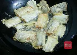 Illustration of how to make dry-fried hairtail 7