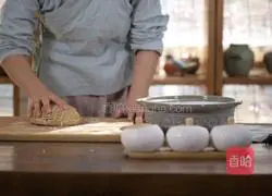 Illustration of how to make mustard sea cucumber 1