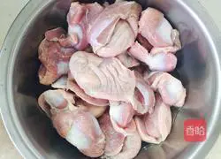 Illustration of how to make spicy chicken gizzards 1