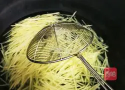 Illustration of how to make stir-fried shredded potatoes 8