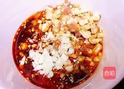 Illustration of how to make hand-cooked red oil 16