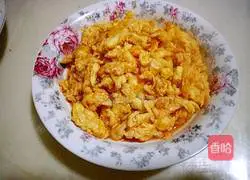 Illustration of how to make scrambled eggs with tomato sauce 9