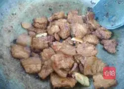 Illustration of how to make Xiangxi stir-fried pork 8