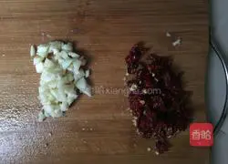 Illustration of how to make stir-fried green beans and minced meat 3