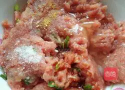 Illustration of how to make Wuxi duck rolls 3