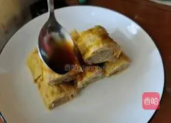 Illustration of how to make egg fish rolls 7