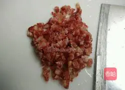 Illustration of how to make cured meat and colorful fried rice 4
