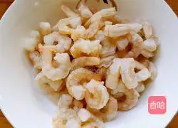 Illustration of how to make stir-fried shrimps 1