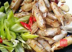 Illustration of how to stir-fry razor clams 8