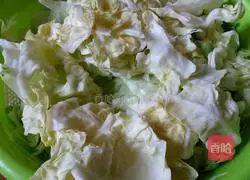 Illustration of how to make stir-fried hand-shred cabbage 1