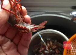 Illustration of how to make beer lobster 3