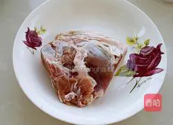 Illustration of how to make toothpick mutton skewers 1