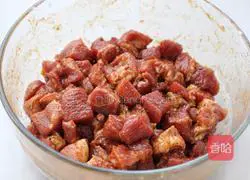 Illustration of how to make grilled toothpick meat 4