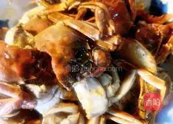 Illustration of how to make egg yolk rice baked crab 6