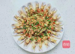 Illustration of how to make steamed razor clams with minced garlic 12