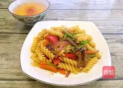 Illustration of how to make spiral pasta 12