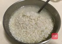 Illustration of how to make seafood porridge 1