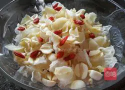 Illustration of how to make Lily, Tremella and Lotus Seed Soup 7