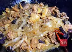 Illustration of how to make braised chicken and mushroom vermicelli 16