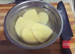 Broccoli and Potato Salad Recipe Illustration 4