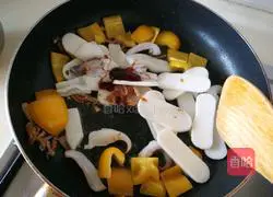 Illustration of how to make fried white rice cake with cuttlefish 5