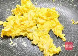 Low fat and low calorie ~ Illustration of how to make scrambled eggs with cucumber and fungus 5