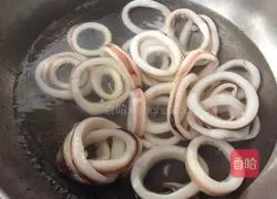 Illustration of how to make fried squid rings 2