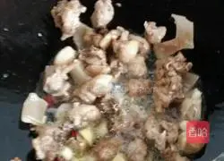 Illustration of how to cook duck with konjac 3