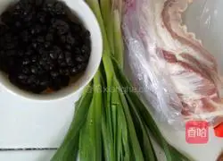 Illustration of the recipe of twice-cooked pork with garlic sprouts 1