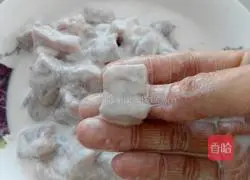 Illustration of how to make cherry meat 4