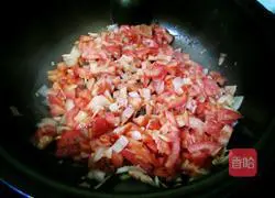 Illustration of how to make tomato and bacon pasta 6