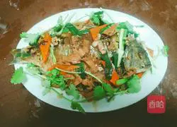Illustration of how to cook yellow fin snapper with dried bamboo shoots 5
