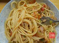 Classic tomato pasta recipe illustration 9