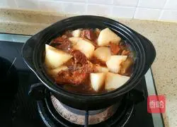 Illustration of how to make radish, beef brisket and mushroom stew 10