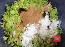 Illustration of how to make steamed parsley and lotus root meatballs 6