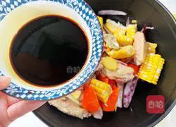 Illustration of how to make chicken wings, rice cakes and shrimps in pot 10