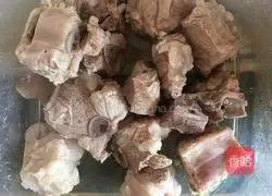 Illustration of how to make sauerkraut and pork ribs 5