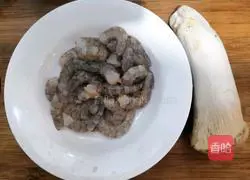 Illustration of how to make king oyster mushrooms and shrimps 1