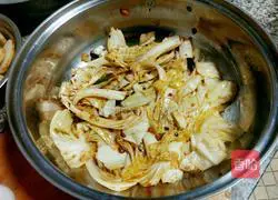 Illustration of how to make boiled beef hot pot 3