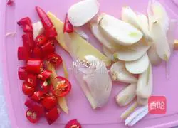 Illustration of how to cook fresh and tender golden pomfret 2