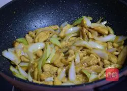Illustration of how to make chicken tenders with oyster sauce and stir-fried onions 6