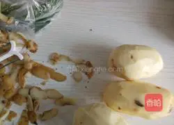 Illustration of how to make mashed potatoes with minced meat and chives 1