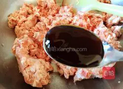 Illustration of how to make rolls 2