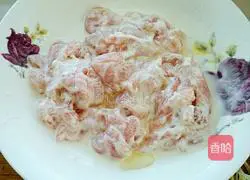 Illustration of how to make old-fashioned pot-wrapped pork 6